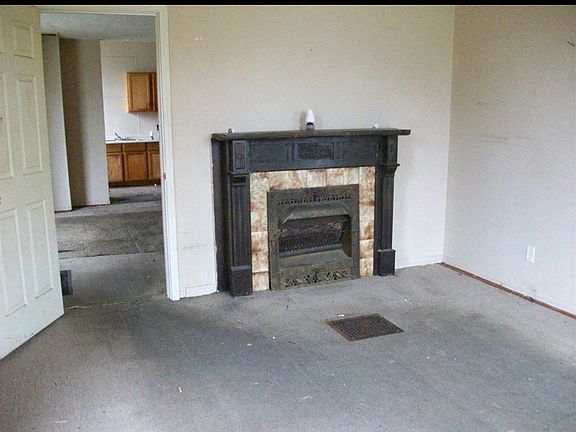5th image of 1131 S Main St
