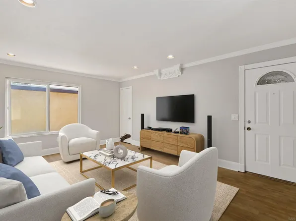 1643 Pentecost Way Unit 4, San Diego, CA 92105