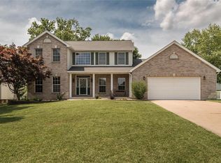 524 Crown Passage Dr, Saint Charles, MO 63303