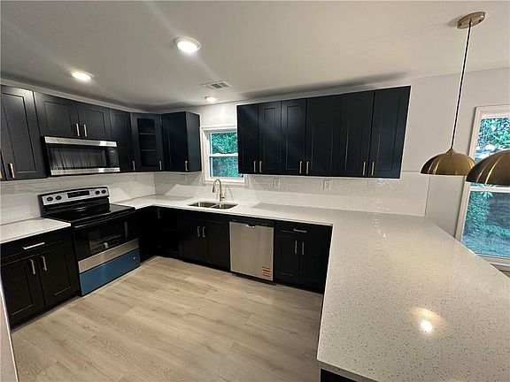 5th image of 2676 Miriam Ln