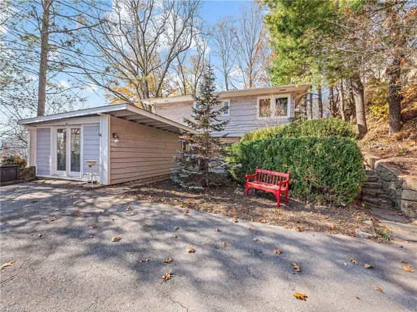 205 Lenoir Cir, Waynesville, NC 28786