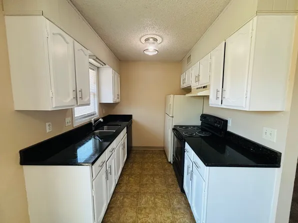 6720-6732 W Par Ln, Wichita, KS 67212