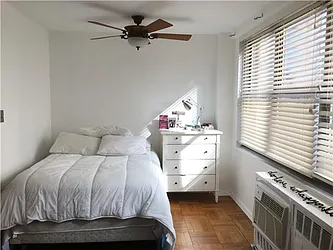 Rented by R New York