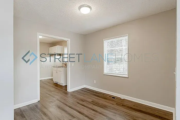 3 bed, 2.0 bath, 995 sqft, $1,197 — Photo 4
