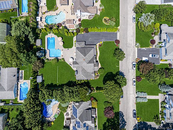 4th image of 10 Park View Lane