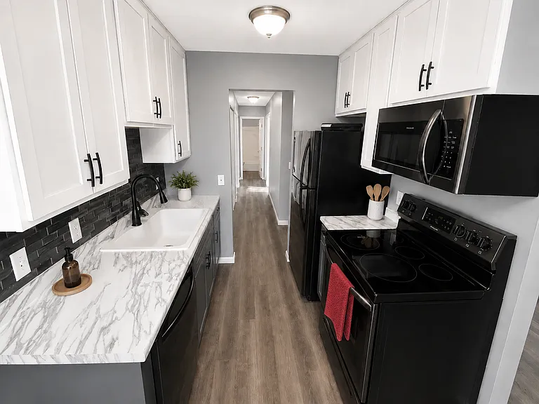 42nd Ave Apartment — Photo 13