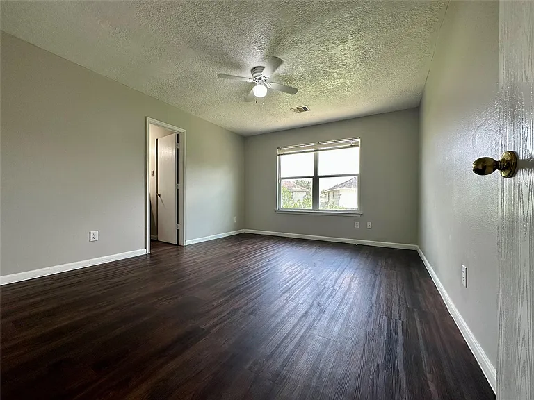 8607 Heather Bluff Ct — Photo 9