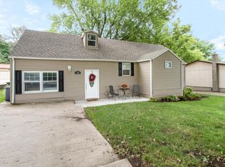 184 Dewey Ave, Fontana, WI 53125