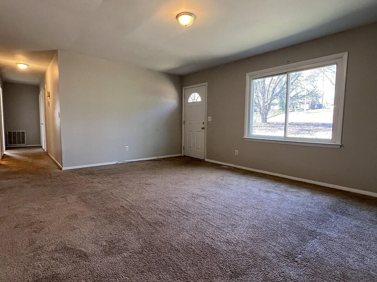 3 bed, 1.5 bath, 1161 sqft, $1,495 — Photo 4