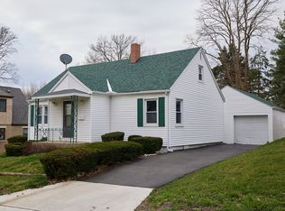 1910 Fulton St, Peru, IL 61354