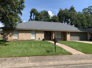 305 Rain Tree Trl, Lafayette, LA 70507