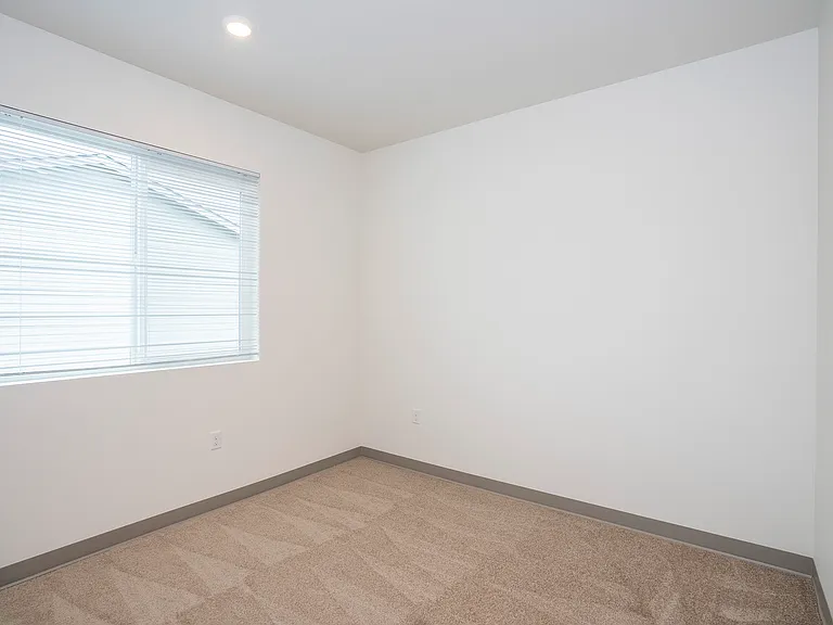 11208 Kline St SW #J-4 — Photo 28