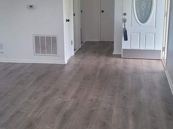2nd image of 202 Iroquois Dr