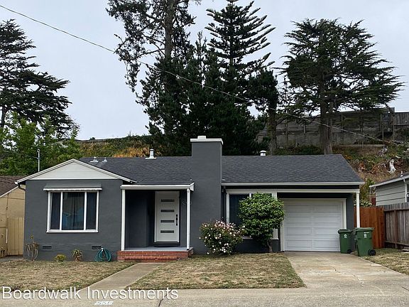 2nd image of 559 Macarthur Dr