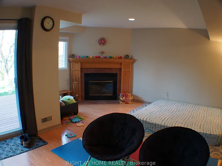 1140 Leewood Dr — Photo 33