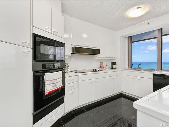 4th image of 415 South St #Makai3401