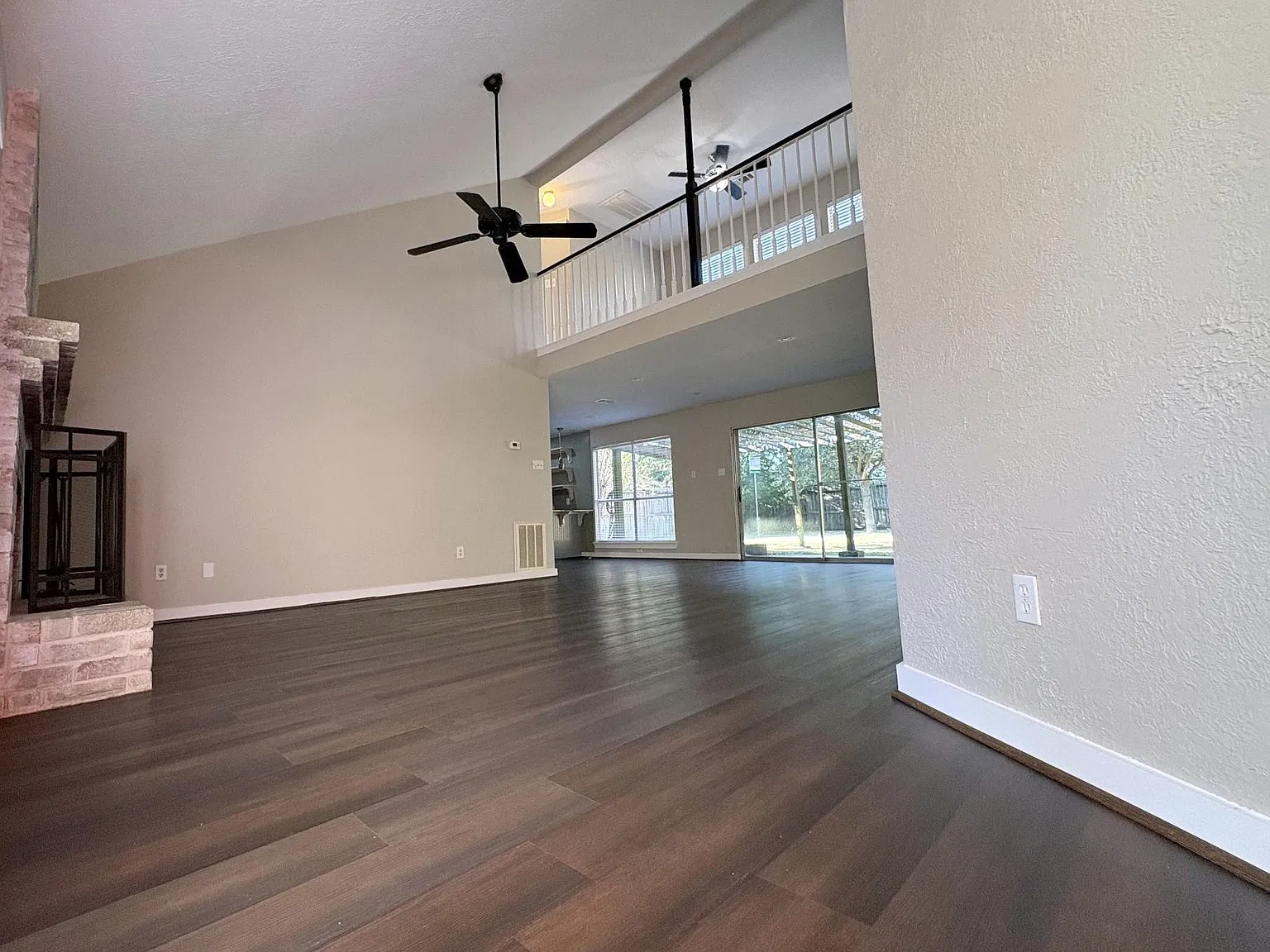 4 bed, 2.5 bath, 2074 sqft, $2,350 — Photo 4