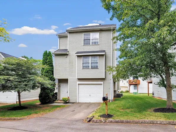 2390 State Street #L25C, Hamden, CT 06517