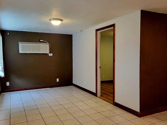 4th image of 654 Oak St #A