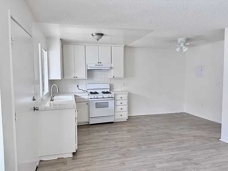 6714 Troost Ave #L — Photo 5