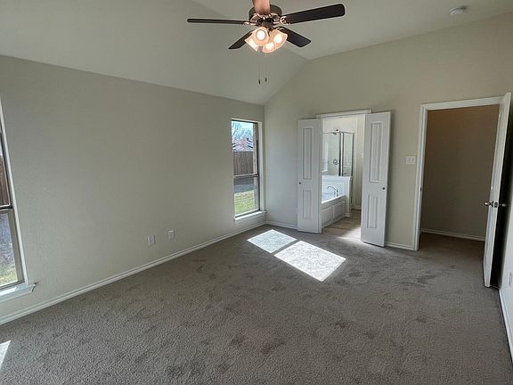 3rd image of 429 Greenhaven Dr
