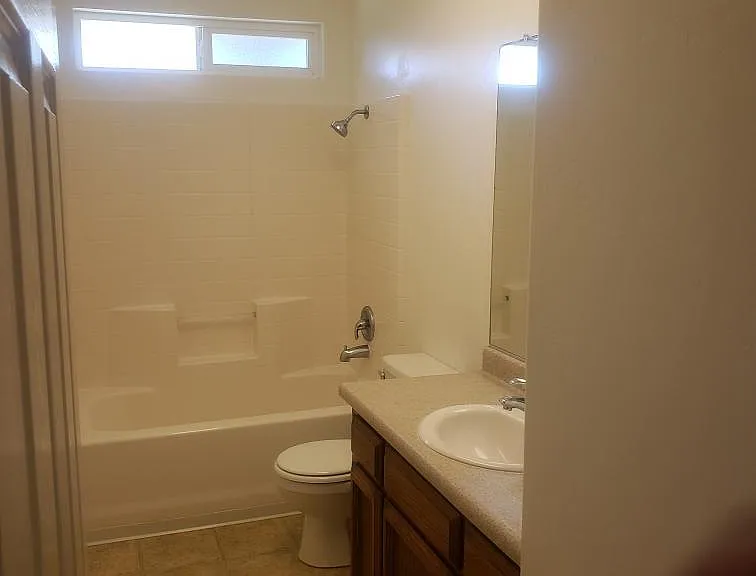 221 Medina Ct — Photo 3