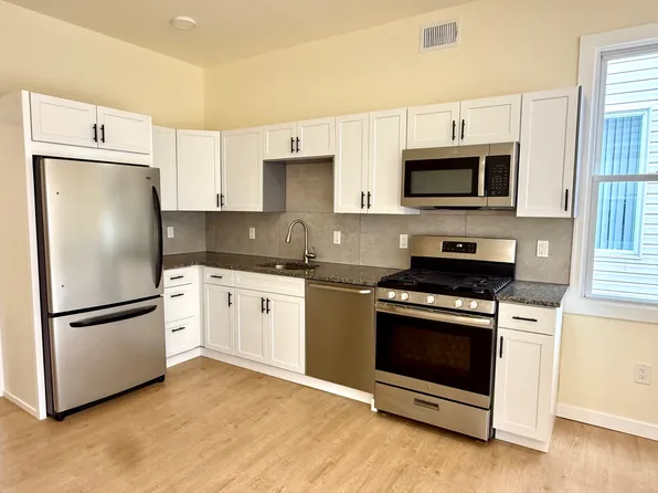 144 Centre Avenue image 3 of 19