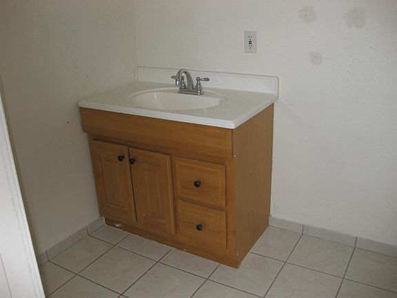 5th image of 25415 Anderson Ave