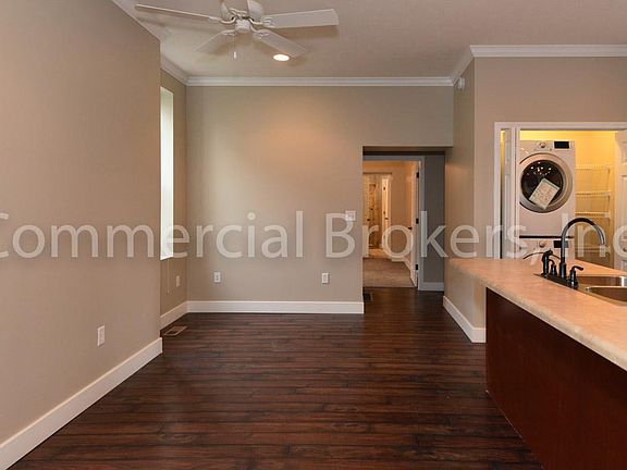 4th image of 807 Columbia St APT 1-807CS