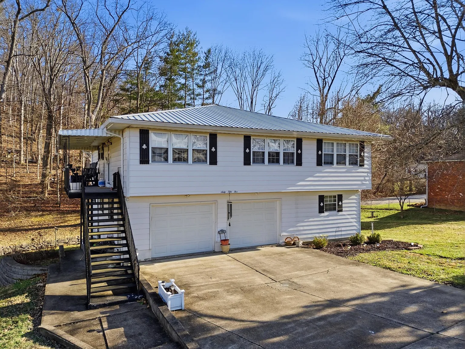 70 Pineview Dr photo 1