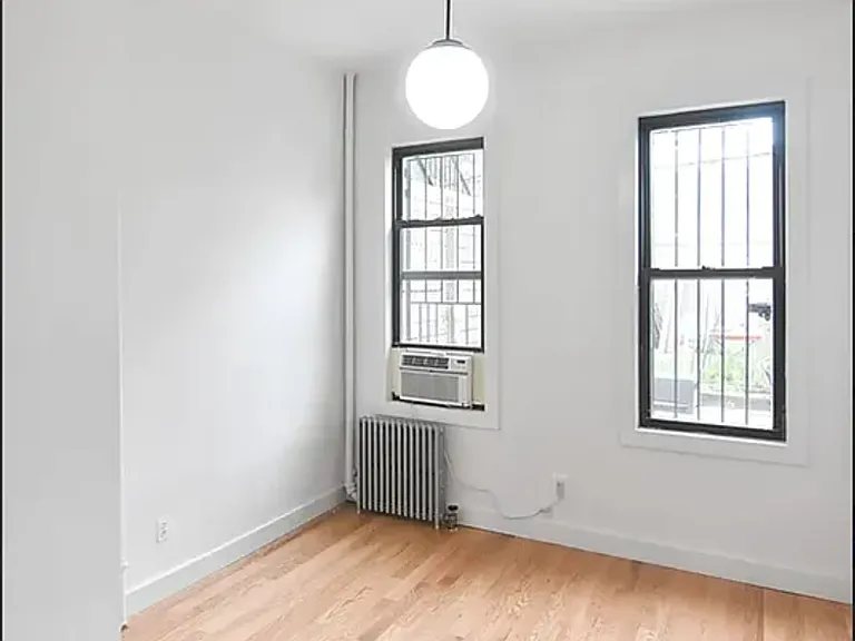 955 Grand St #1L — Photo 8