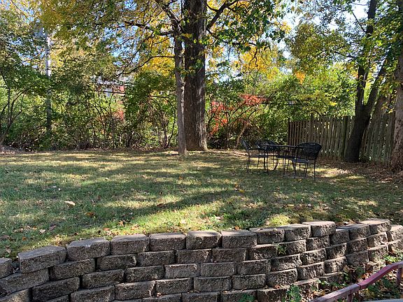 2nd image of 1112 Moorlands Dr #1112