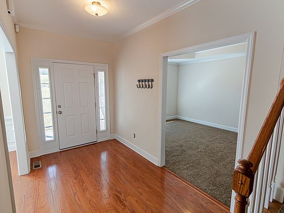 4th image of 212 Dorset Dr