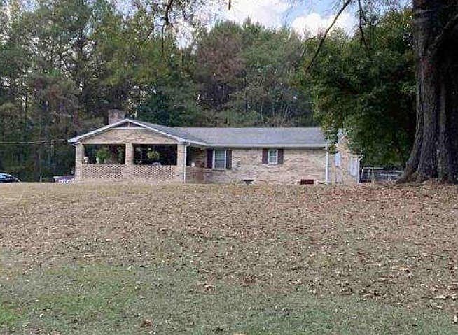 2nd image of 2077 Trotter Rd