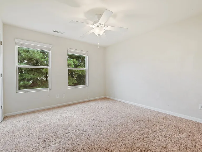 23 Pocono Dr — Photo 8