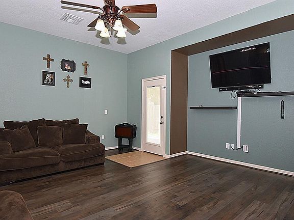 5th image of 11012 San Jacinto Dr