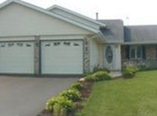 7065 Sorghum Ln, Cherry Valley, IL 61016