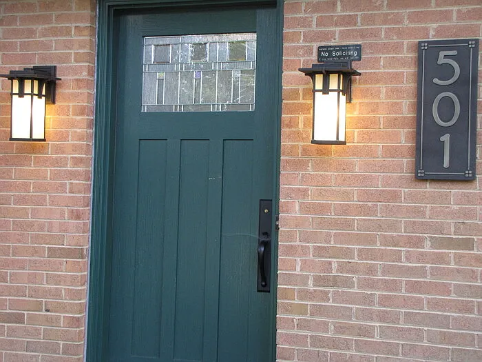 501 Parkview Dr — Photo 2