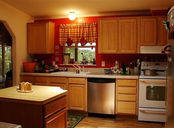 2nd image of 1040 County Road 323