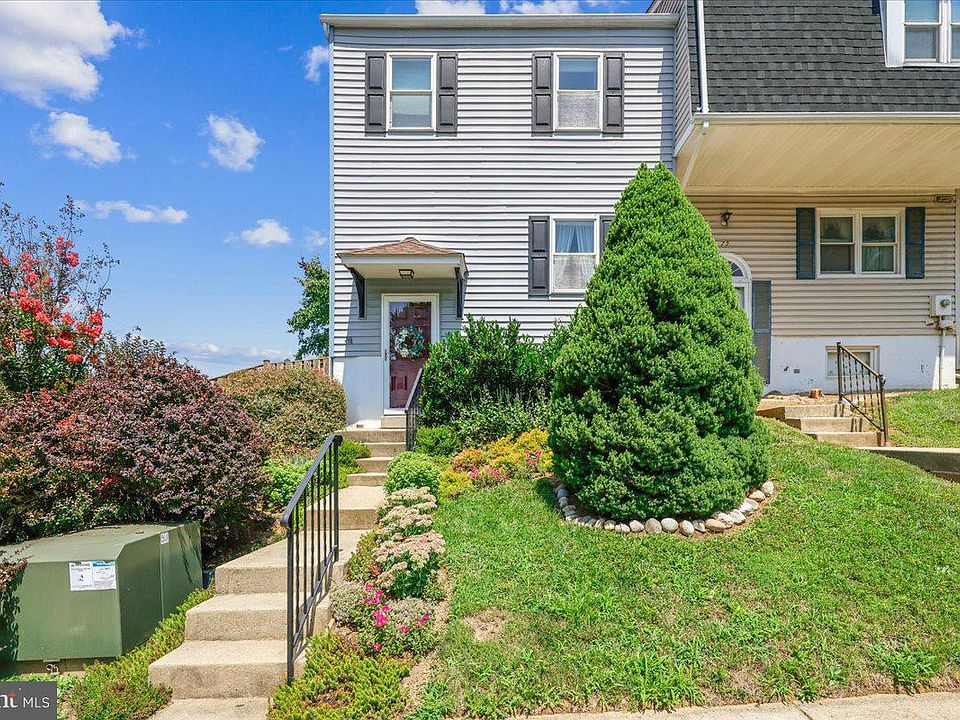 1st image of 74 Oxford Ct