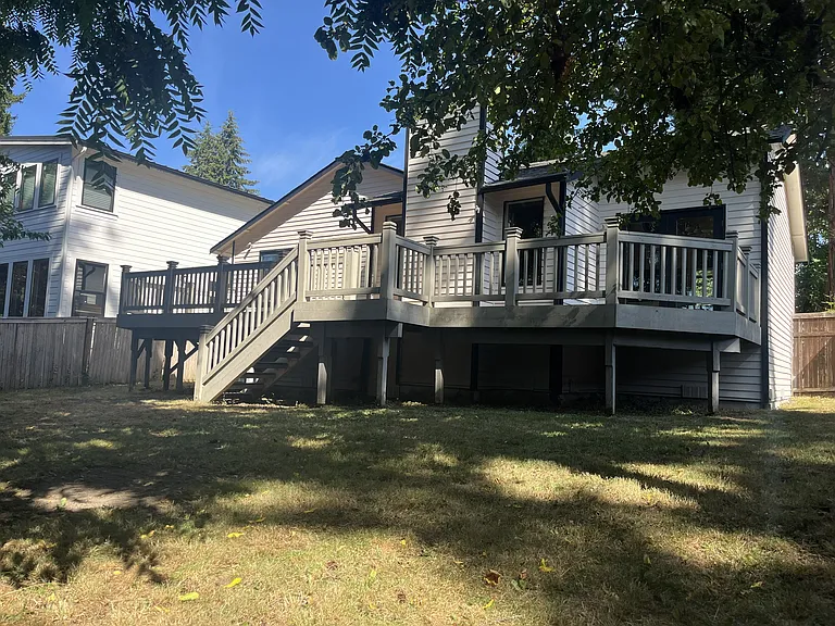 637 12th Ave — Photo 9