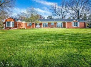 3 Sunset Rd, Bloomington, IL 61701