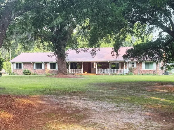 138 Brant Acres Ln, Bonneau, SC 29431