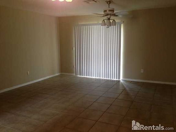 2nd image of 262 Autumn Ln APT D
