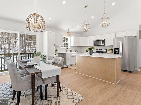 3rd image of 18289 Cameron Rd