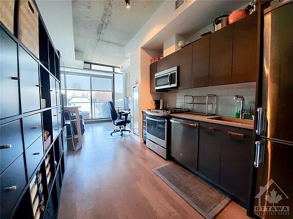 3rd image of 224 Lyon St #405