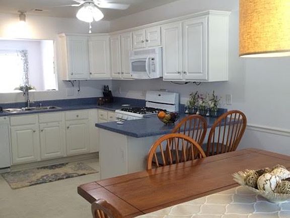 3rd image of 3904 Pepperbush Dr