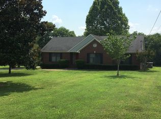 1011 Newmans Trl, Hendersonville, TN 37075