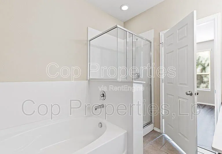 3811 Quiet Pne — Photo 25