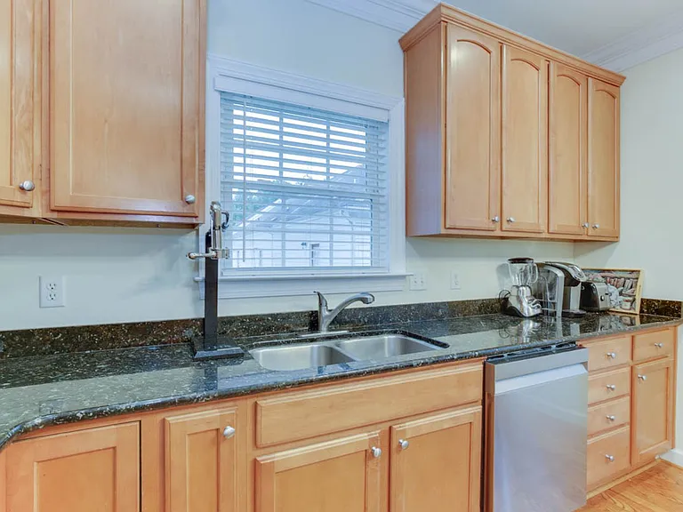 4609 Town Creek Dr — Photo 15